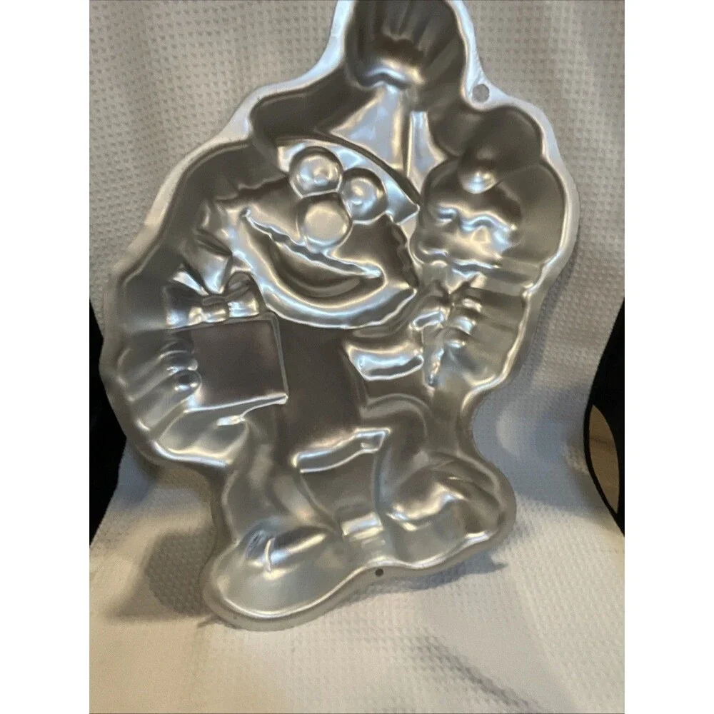 Wilton Elmo Birthday Cake Pan Sesame Street Vintage 2105-4298 Sesame Street 1996